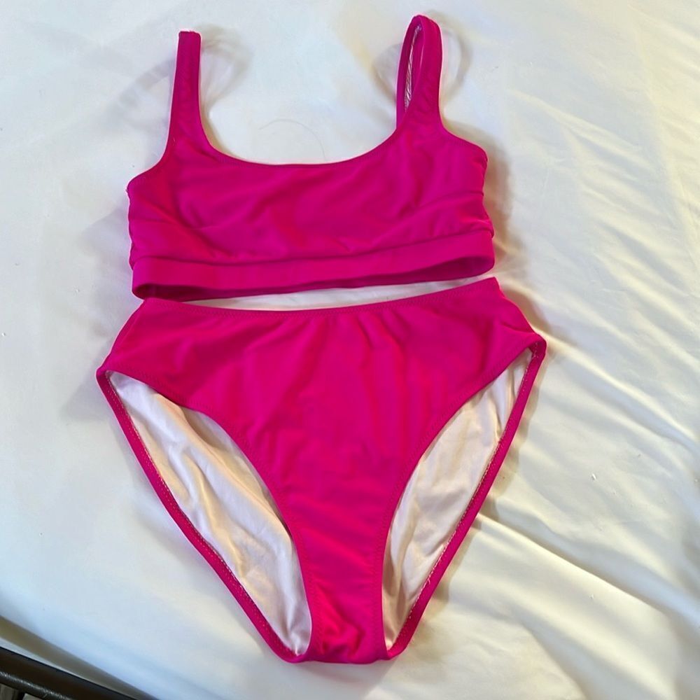 Hot pink BIKINI. Size small. Light new. WU104